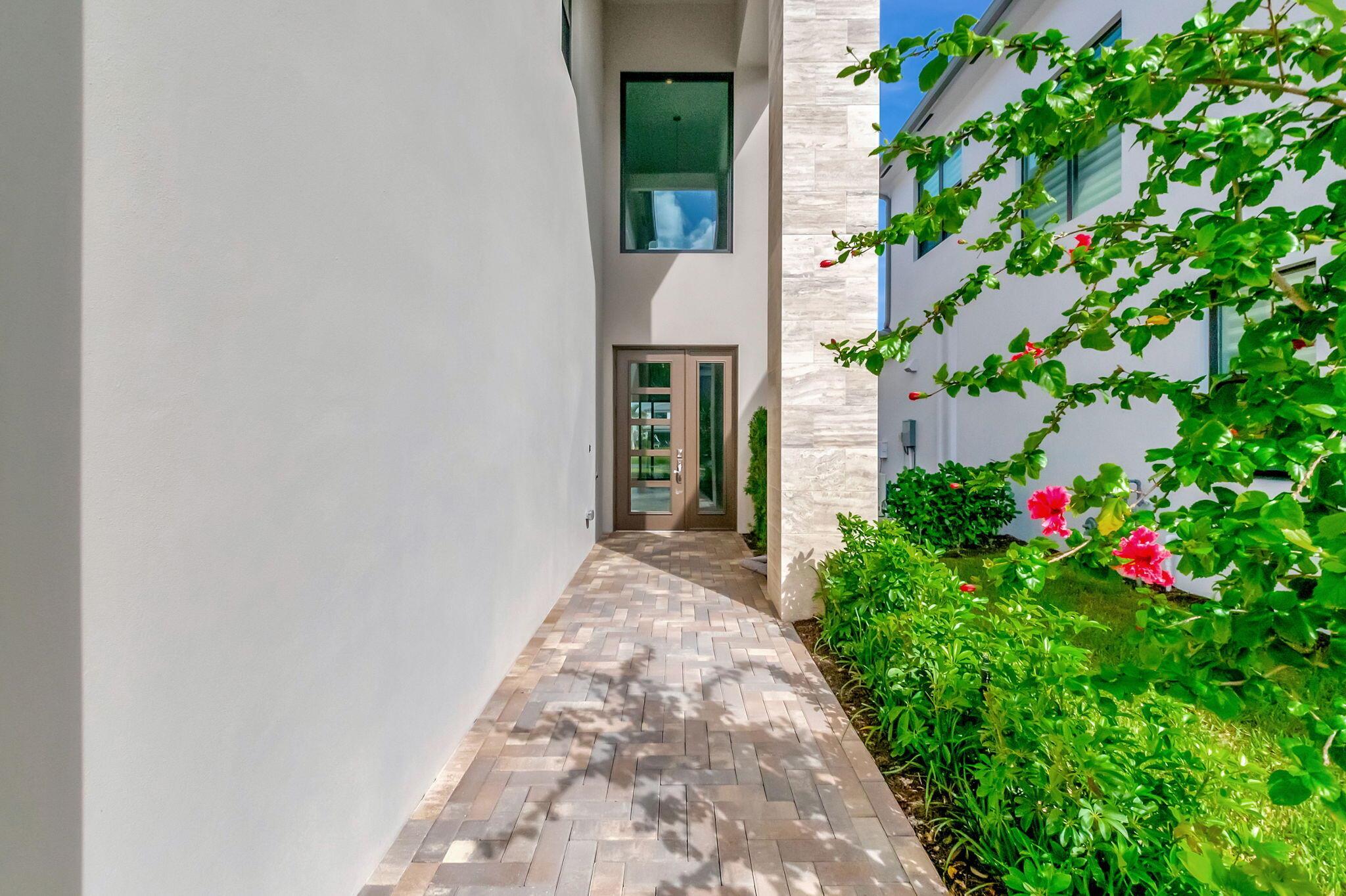 8283 Royal County Down Road