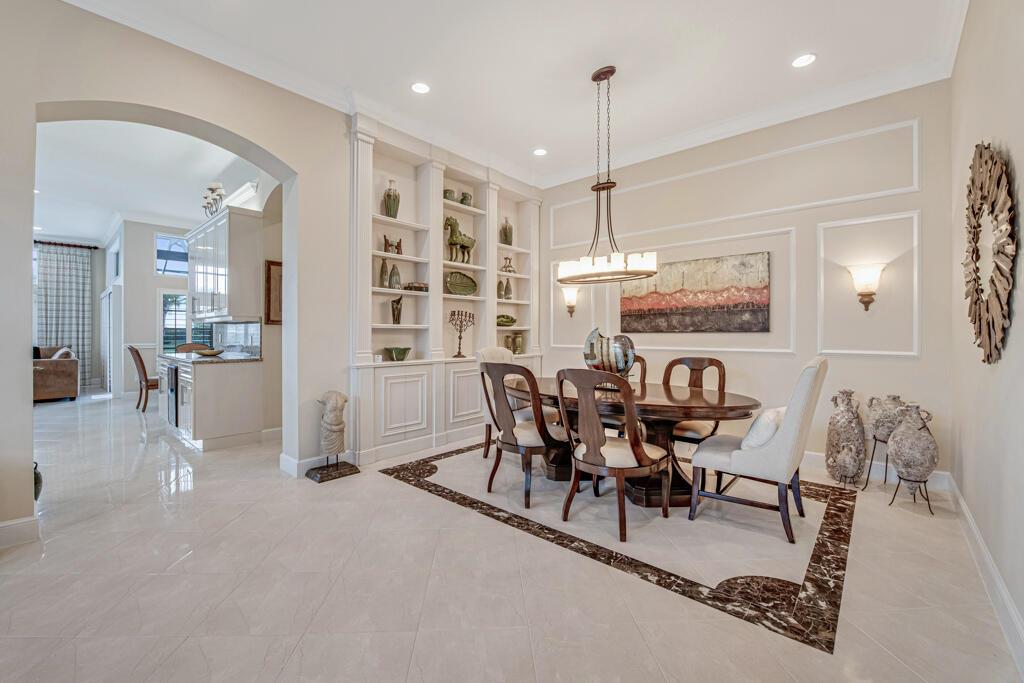 7925 Charlemont Point