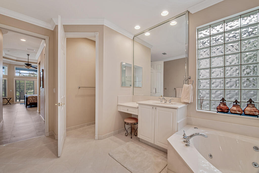 7925 Charlemont Point
