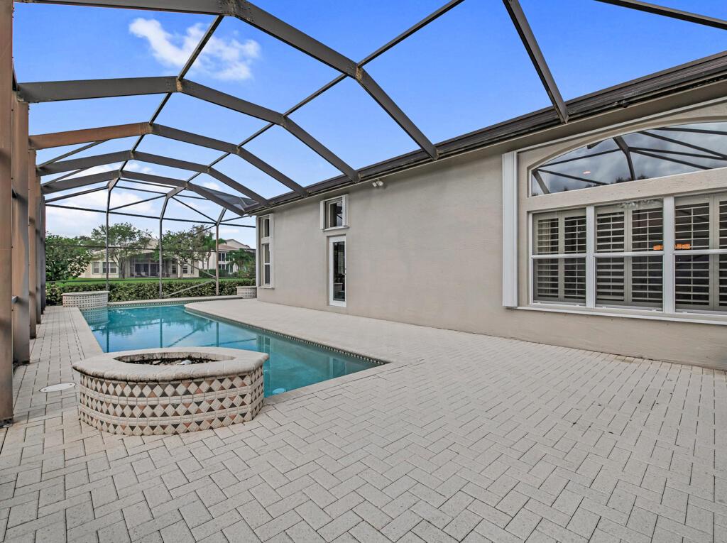 7925 Charlemont Point