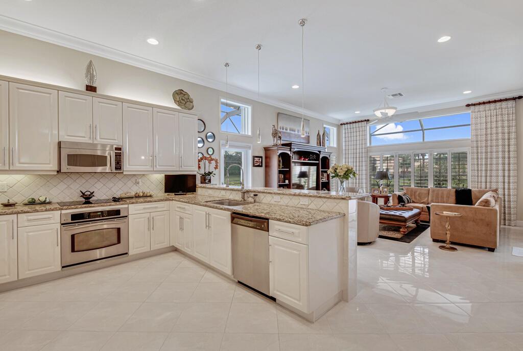 7925 Charlemont Point