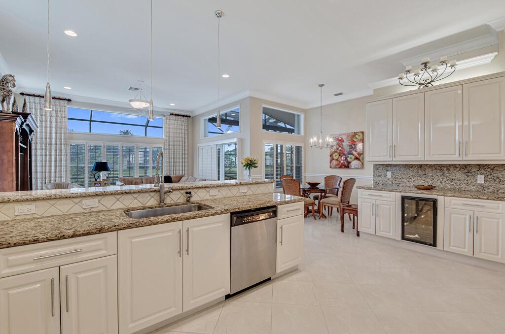 7925 Charlemont Point