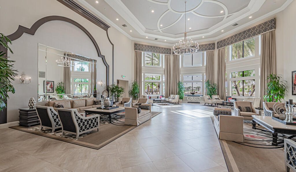 7925 Charlemont Point