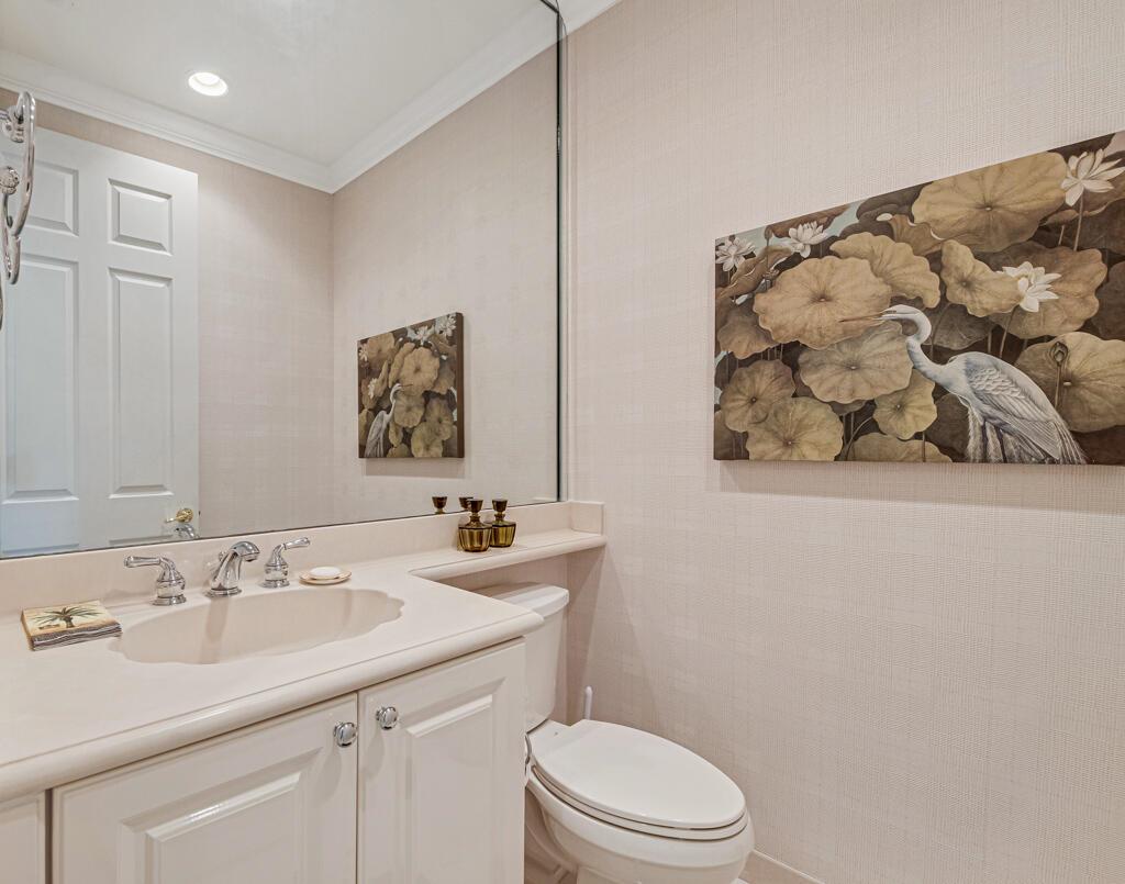 7925 Charlemont Point