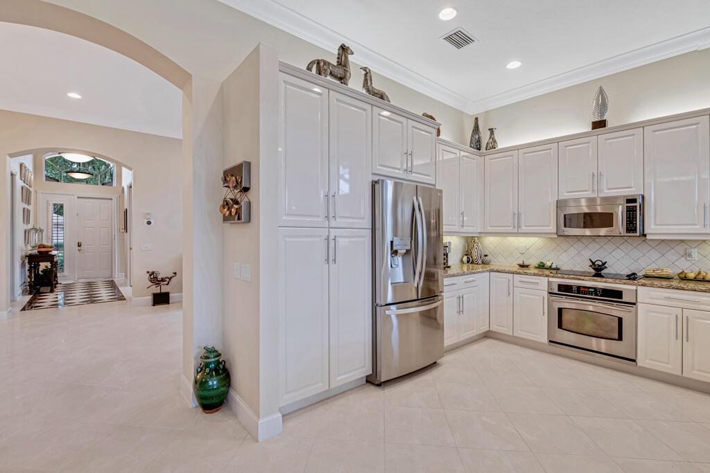 7925 Charlemont Point