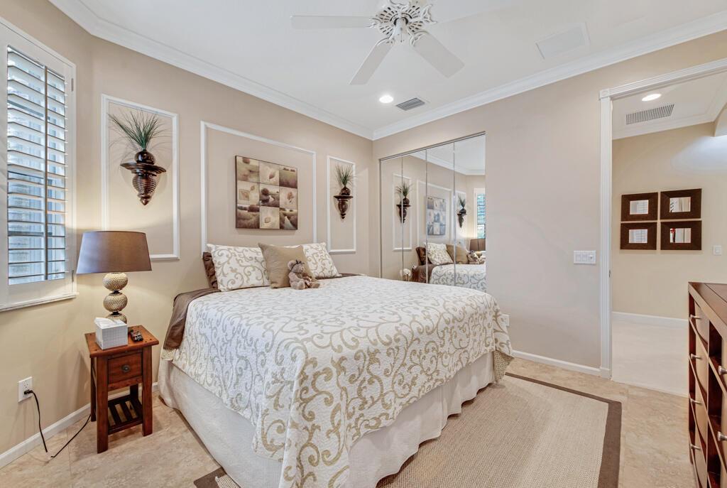 7925 Charlemont Point