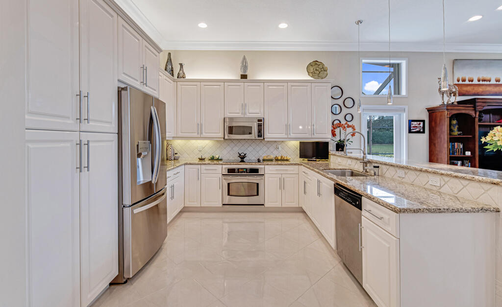 7925 Charlemont Point