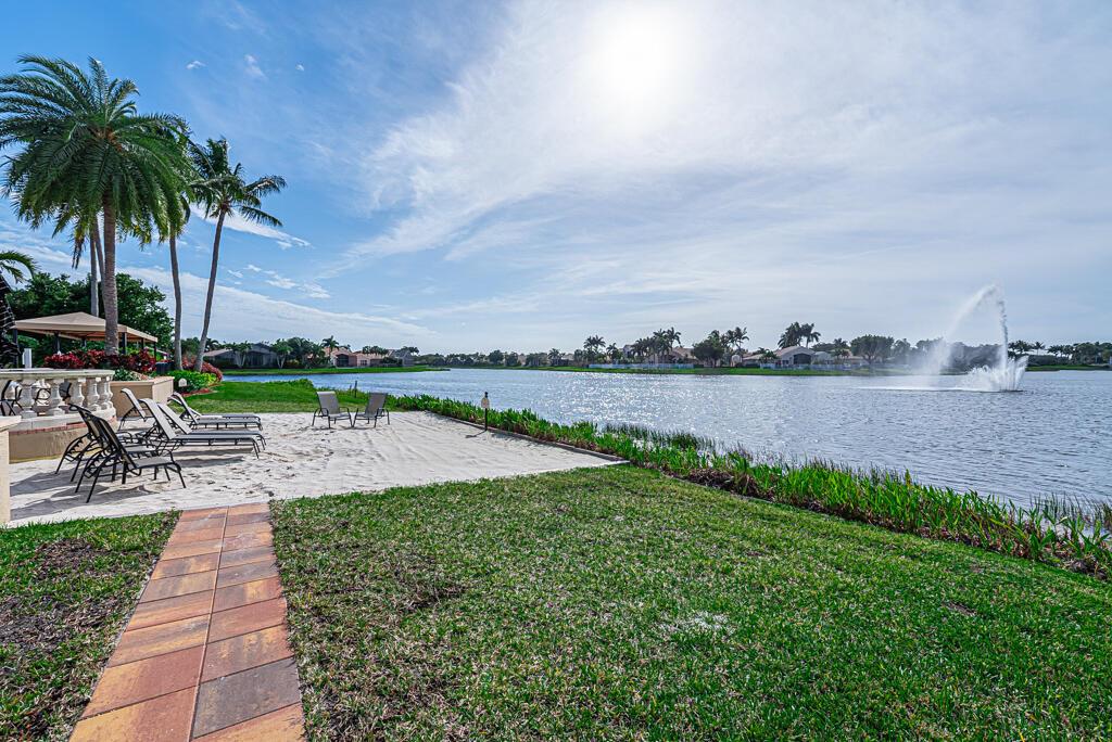 7925 Charlemont Point