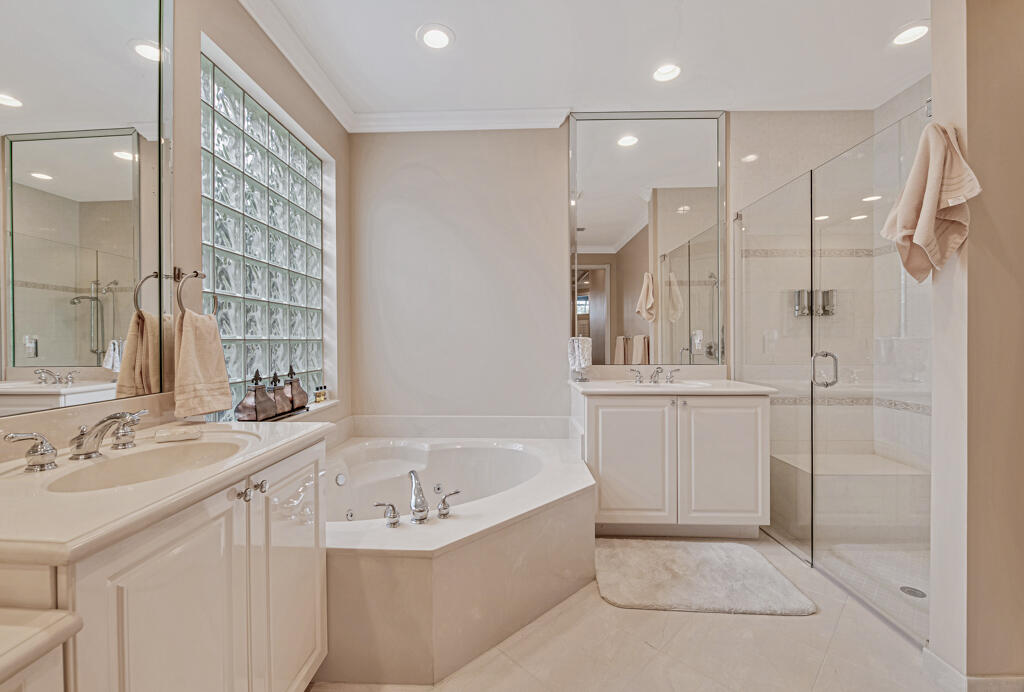 7925 Charlemont Point