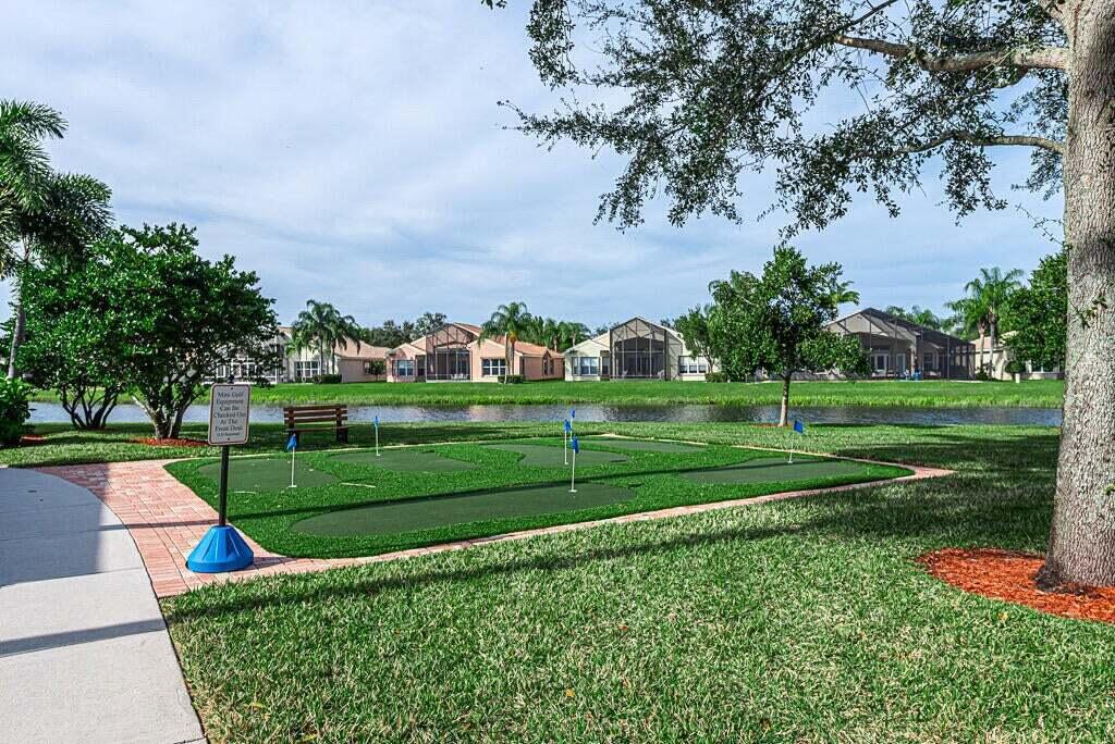 7925 Charlemont Point