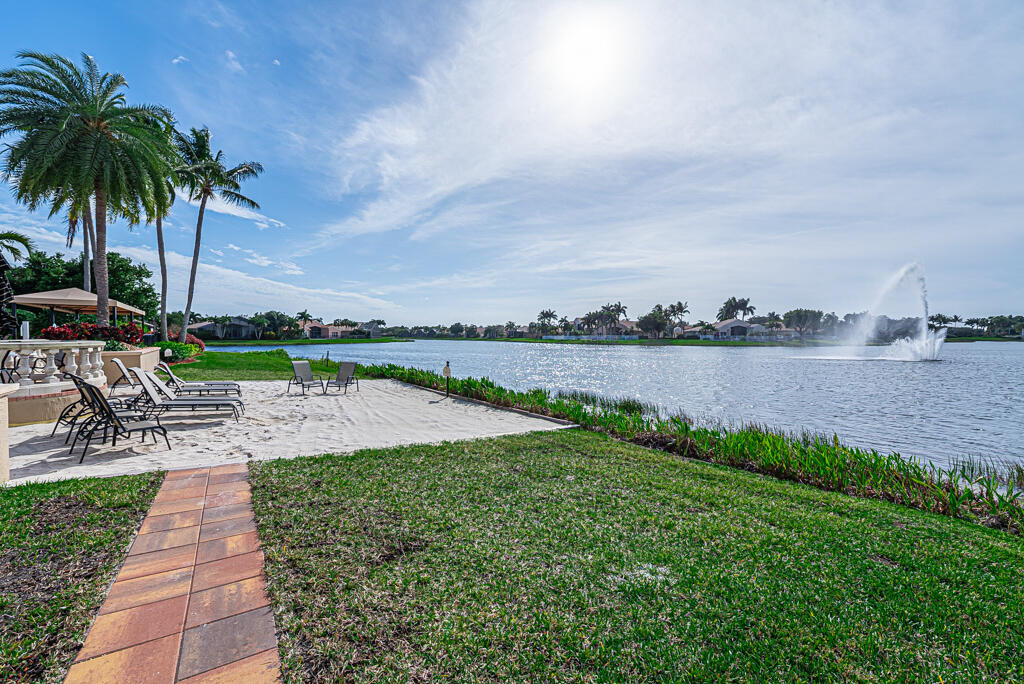 7925 Charlemont Point