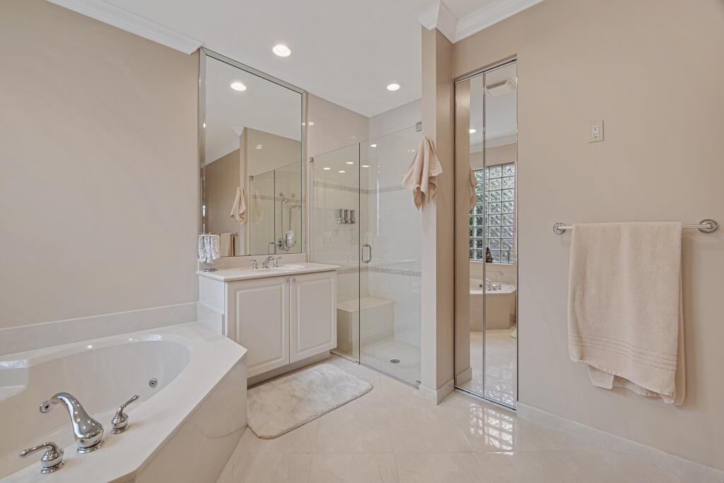 7925 Charlemont Point