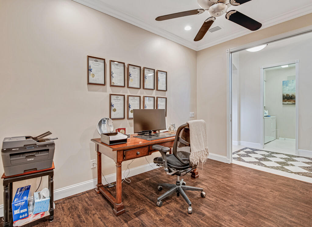 7925 Charlemont Point