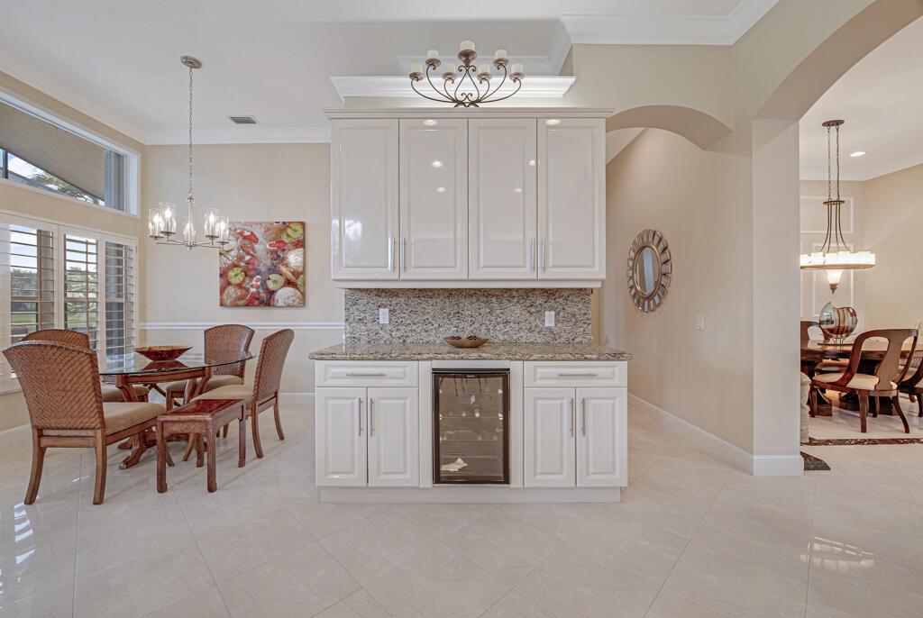 7925 Charlemont Point