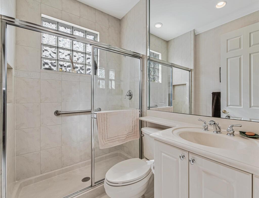 7925 Charlemont Point