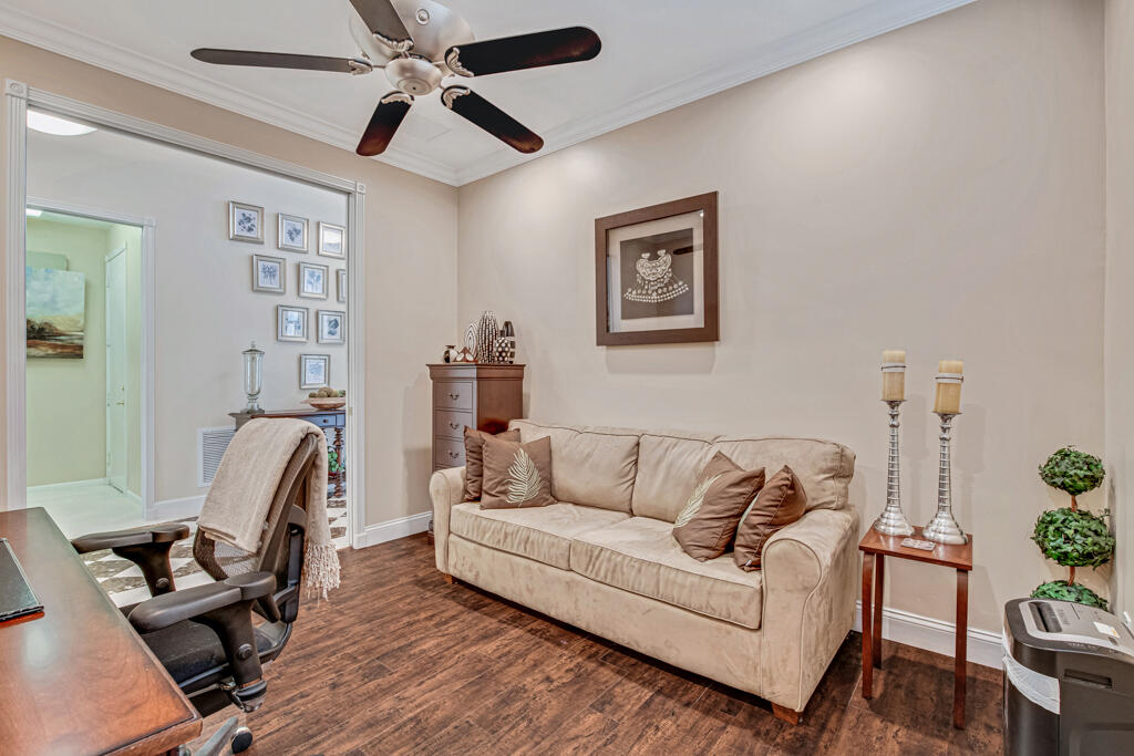 7925 Charlemont Point