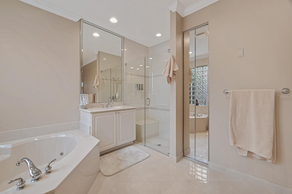 7925 Charlemont Point