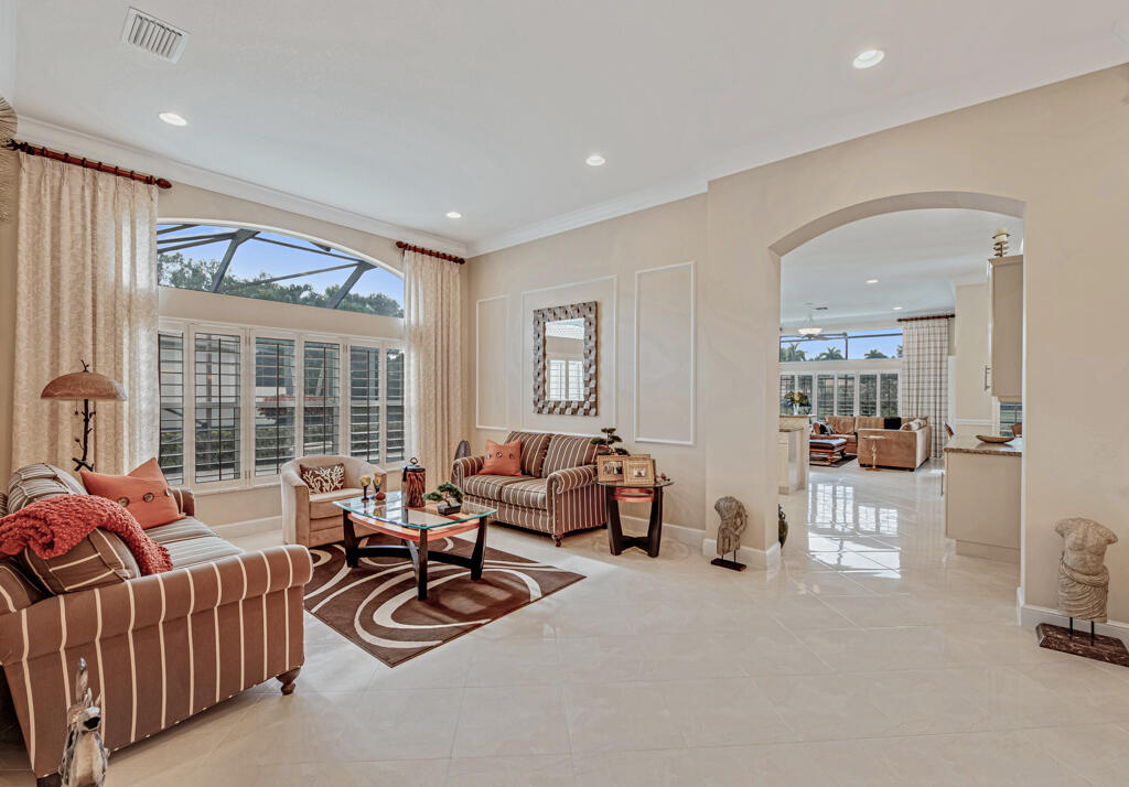 7925 Charlemont Point