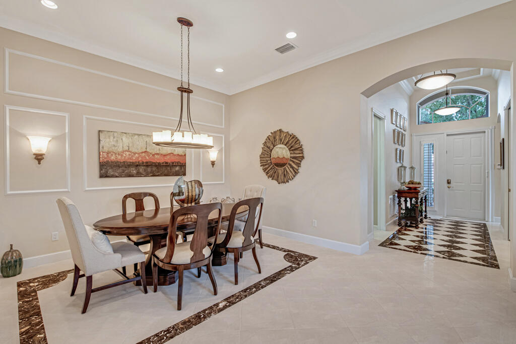 7925 Charlemont Point