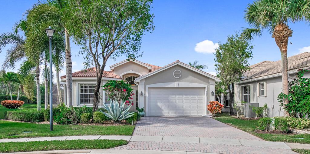 7925 Charlemont Point