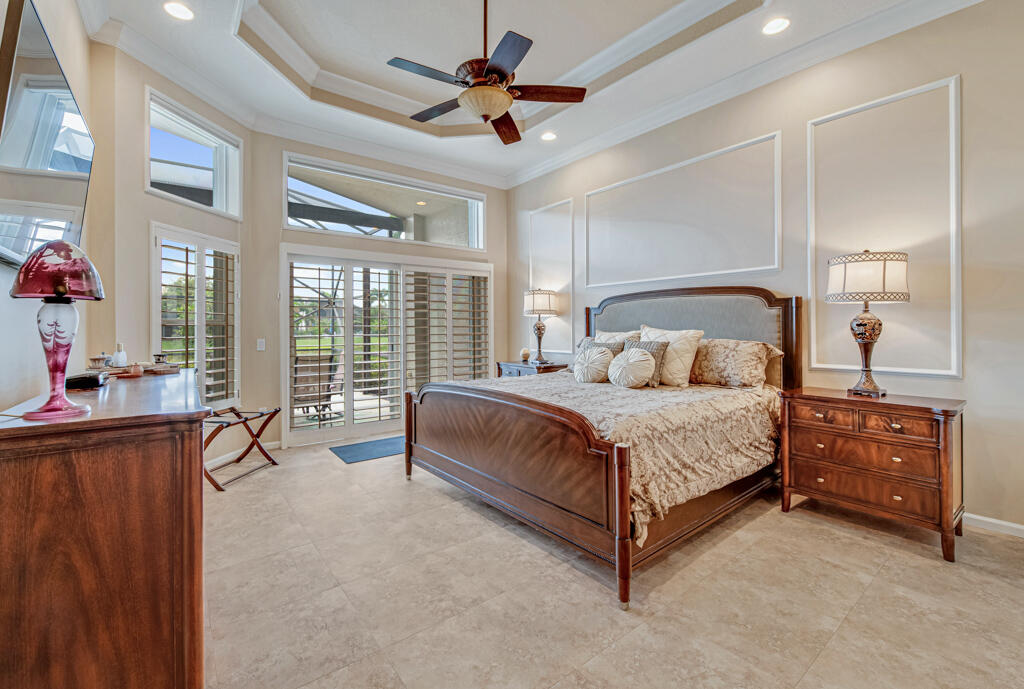 7925 Charlemont Point