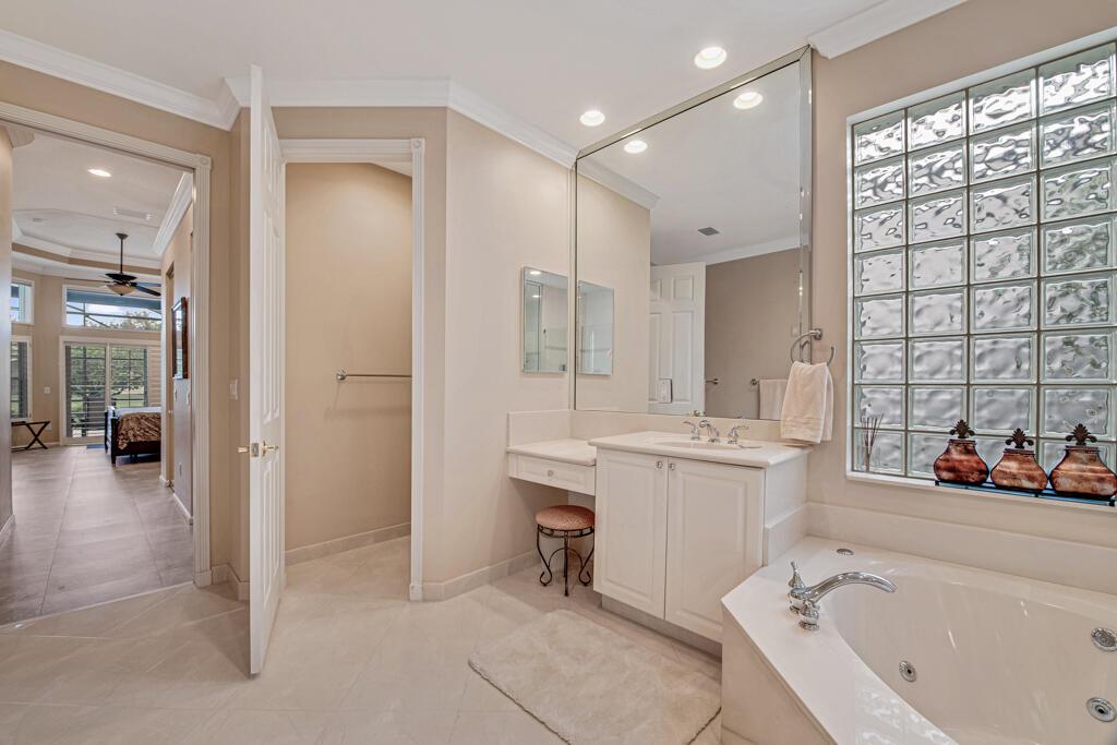 7925 Charlemont Point