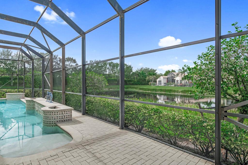 7925 Charlemont Point