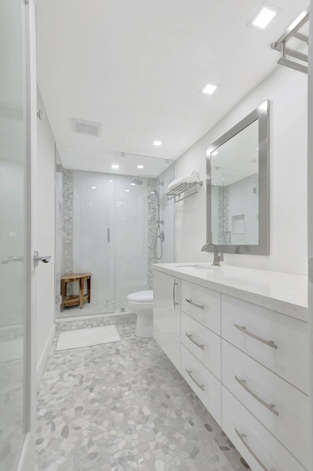 1925 Bridgewood Drive