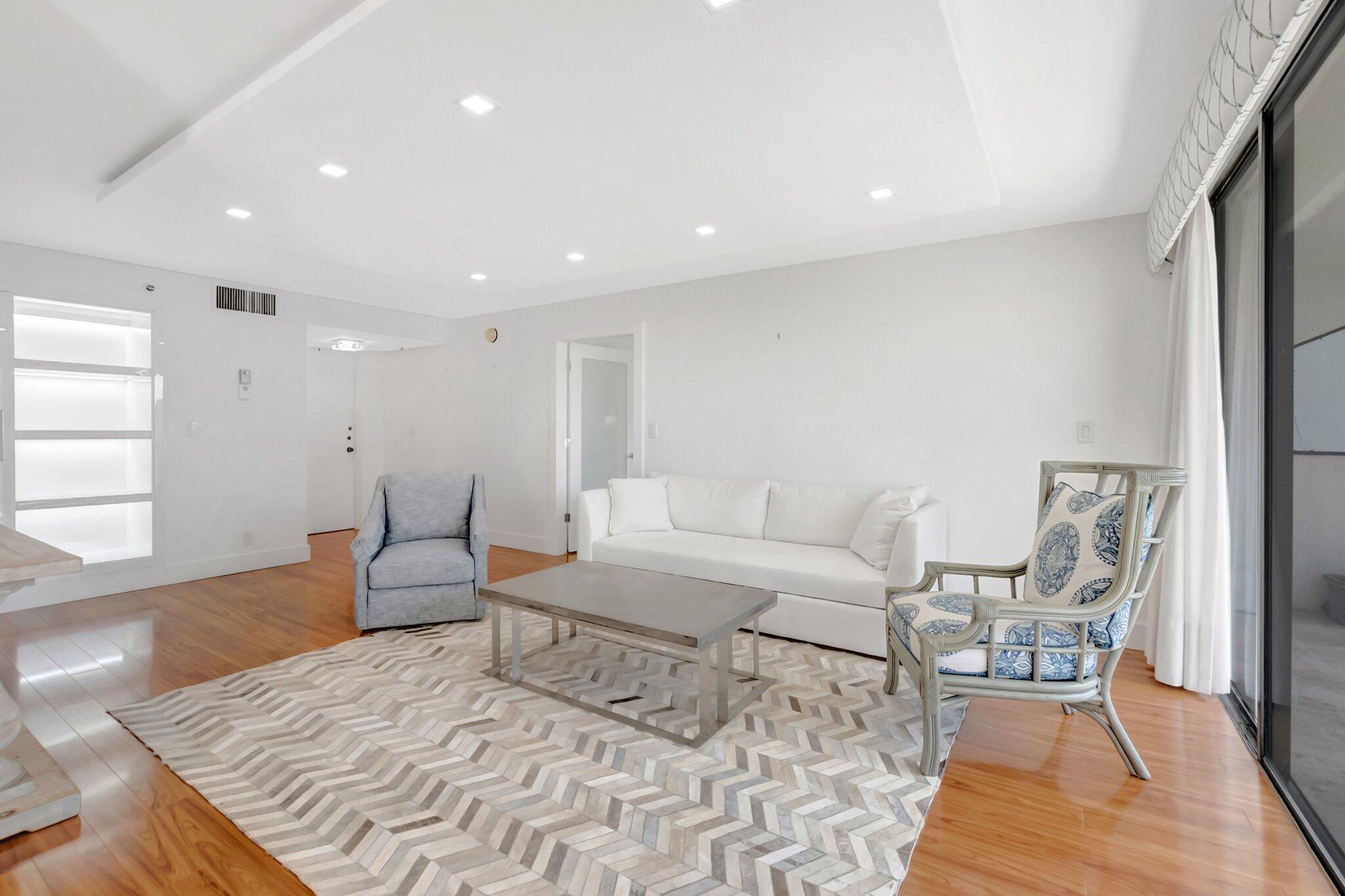 1925 Bridgewood Drive