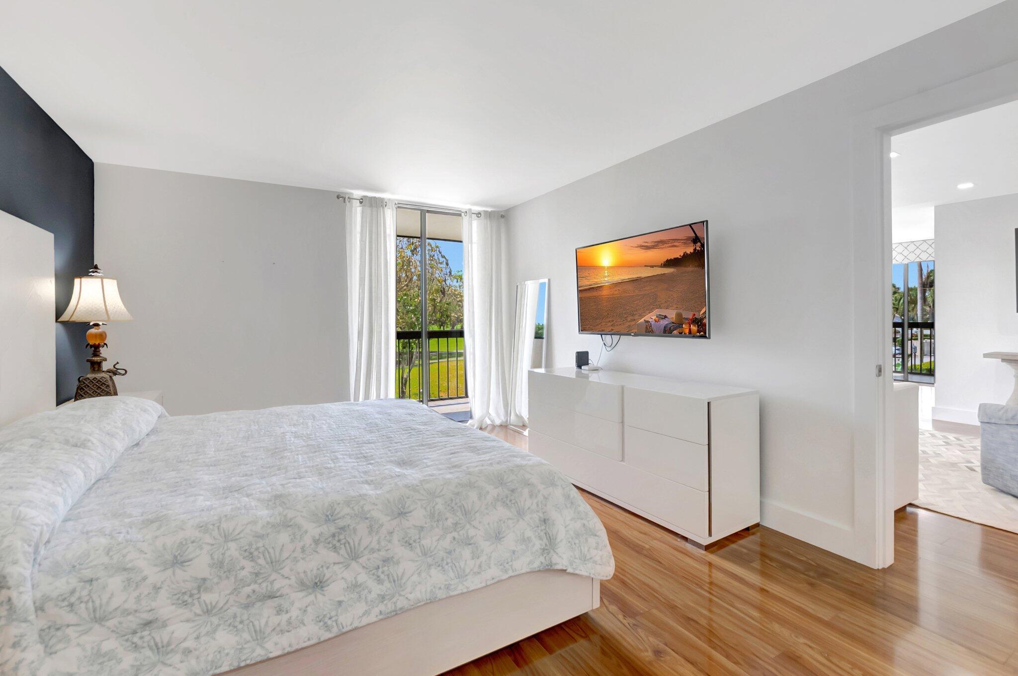 1925 Bridgewood Drive