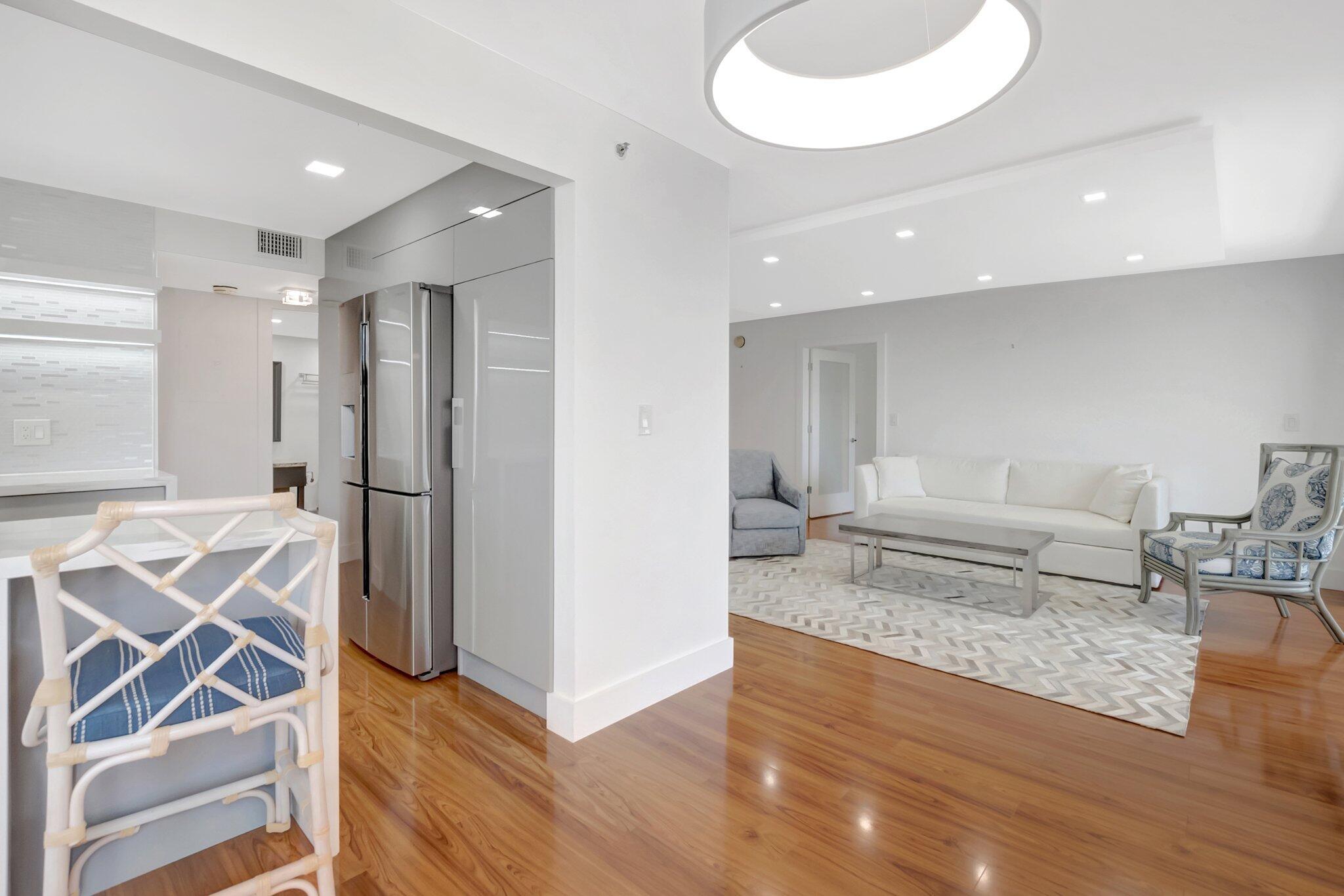 1925 Bridgewood Drive