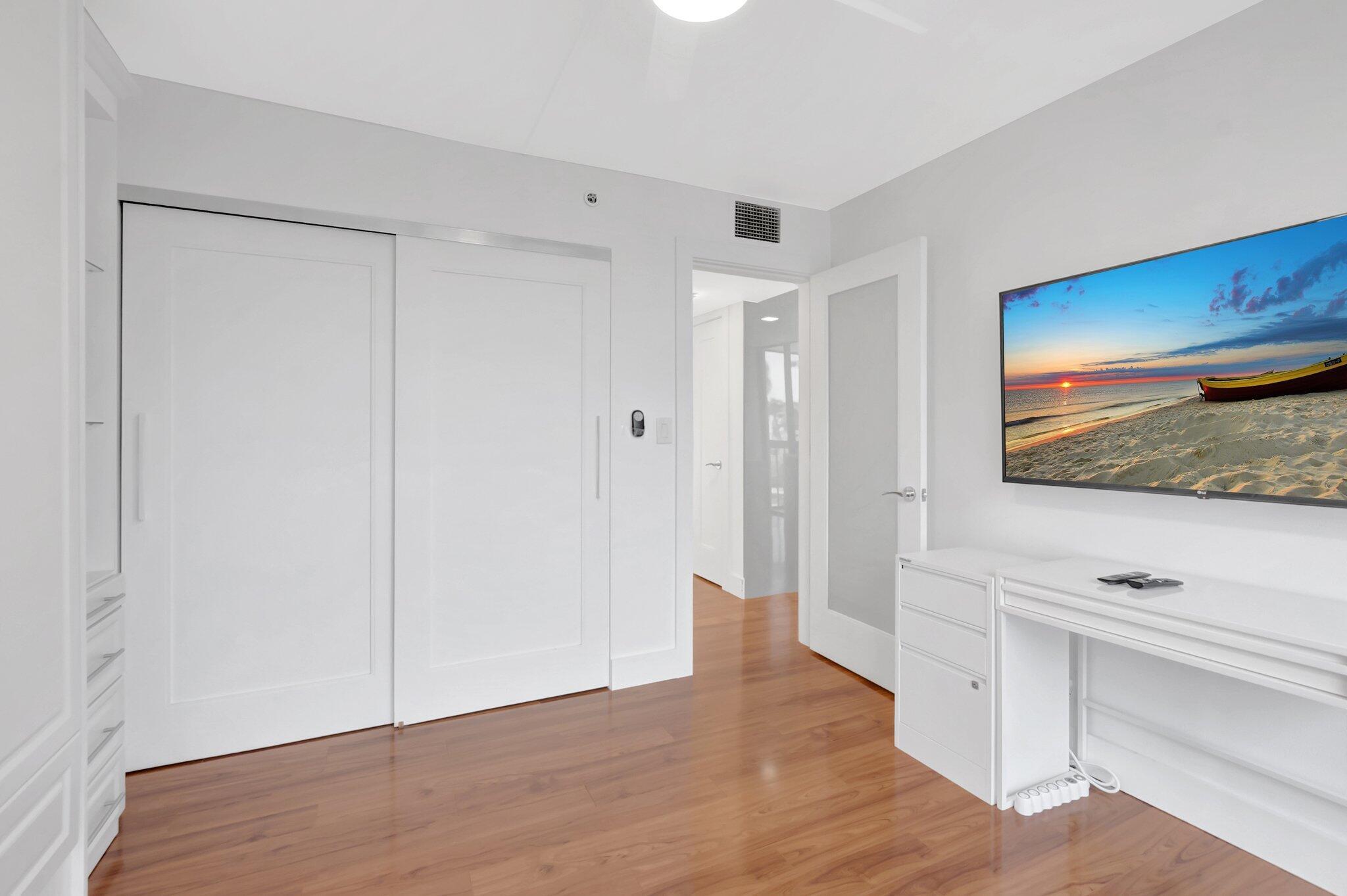 1925 Bridgewood Drive