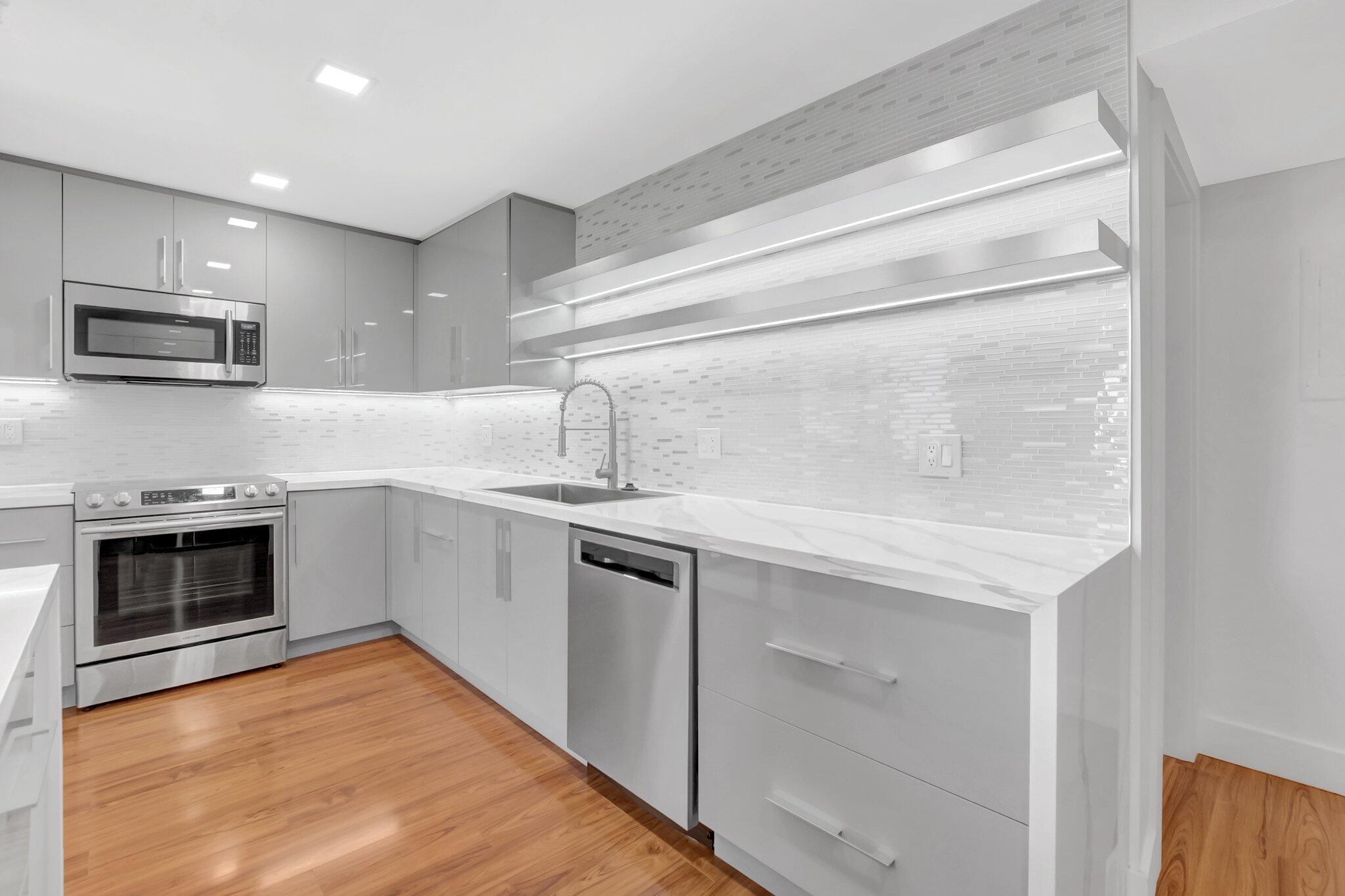 1925 Bridgewood Drive