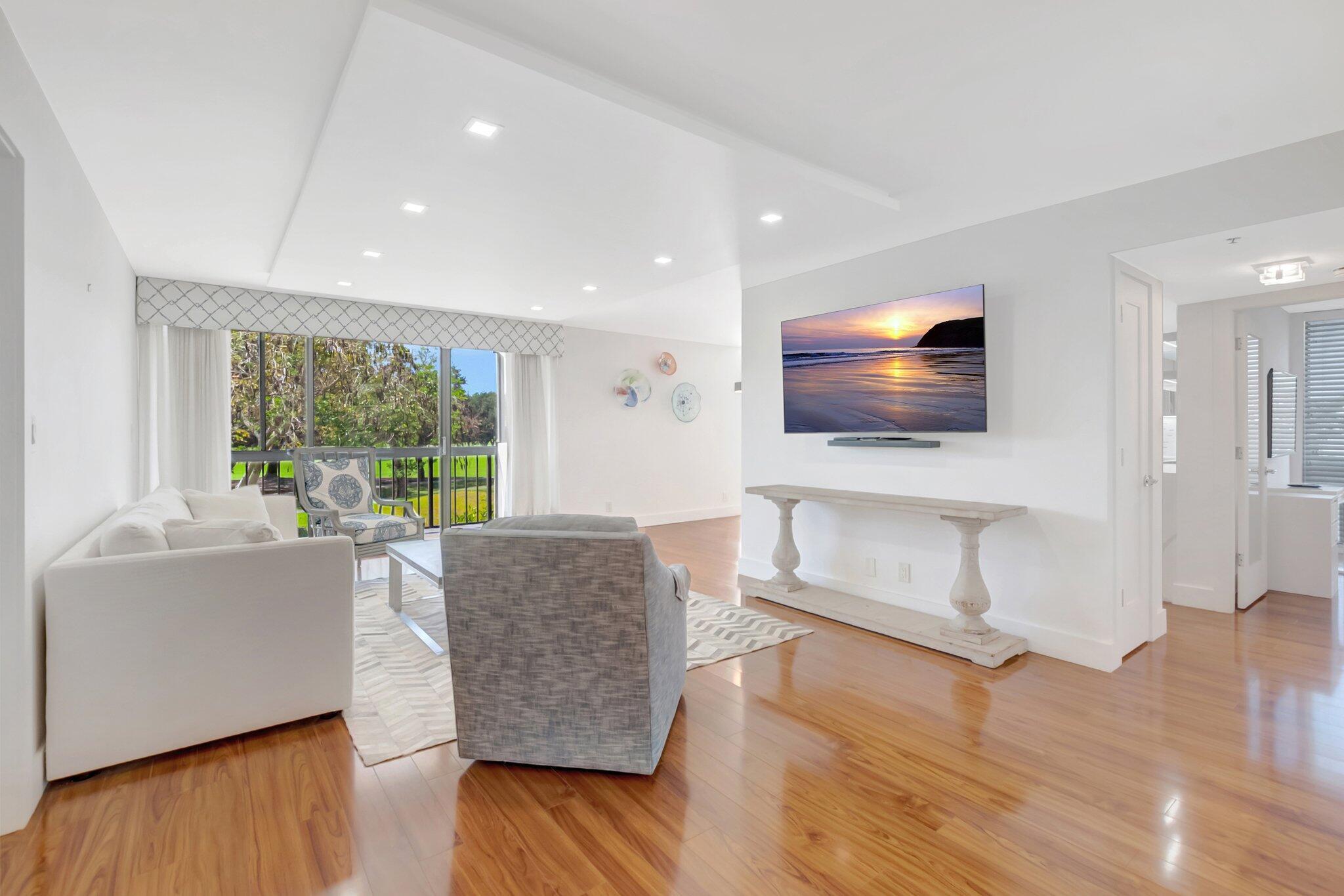 1925 Bridgewood Drive