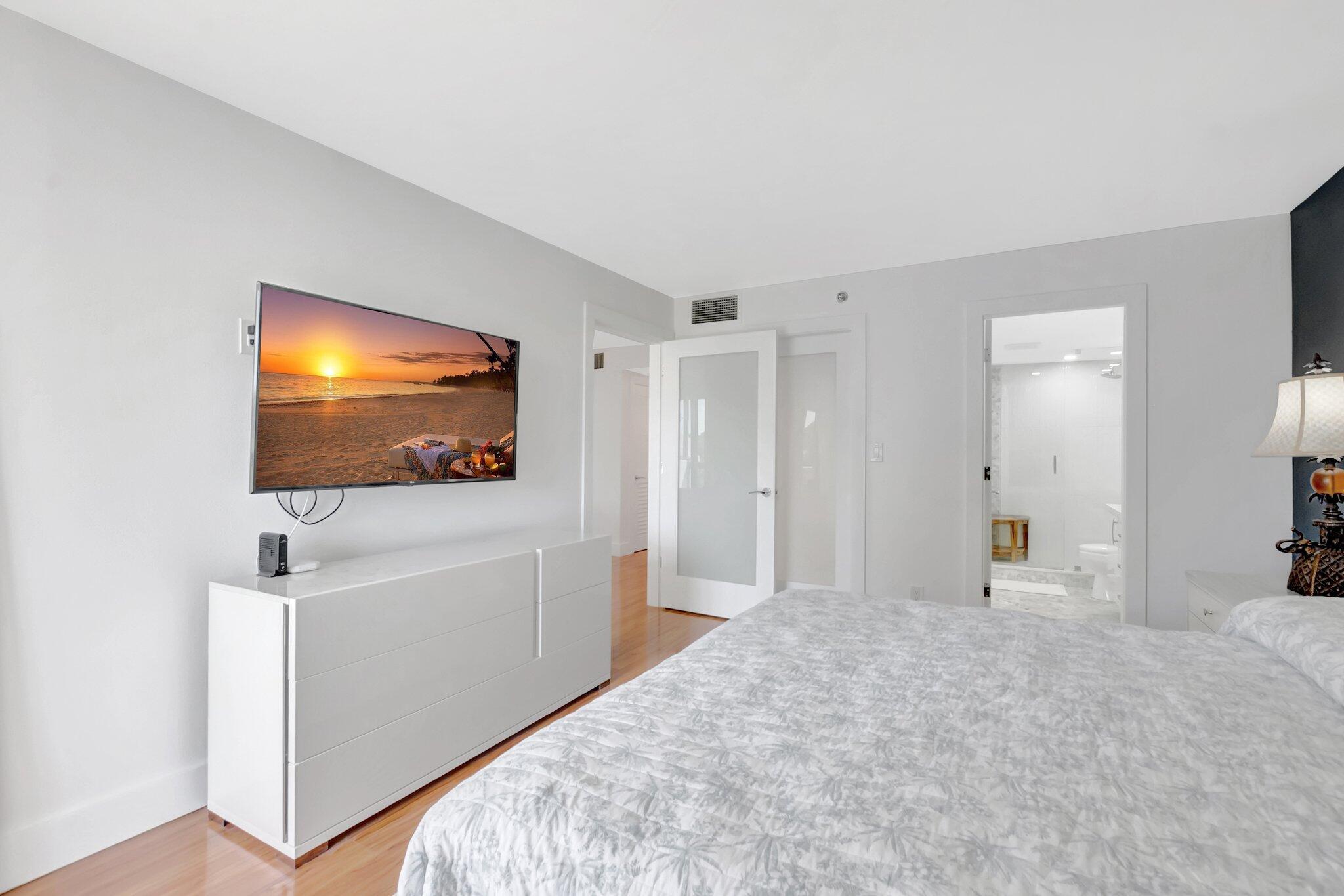 1925 Bridgewood Drive