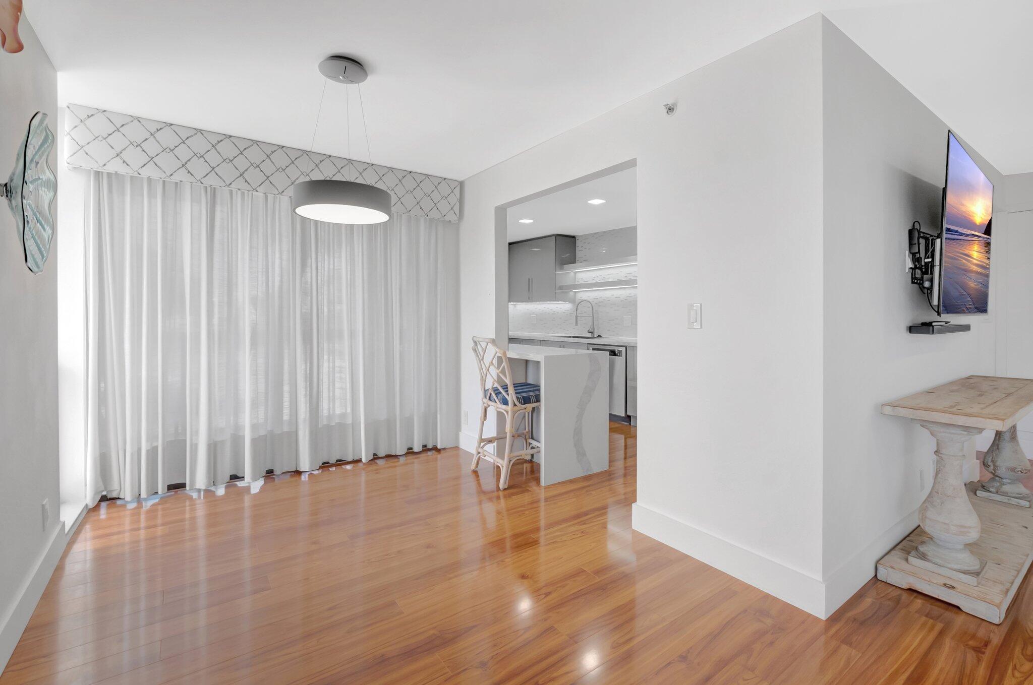 1925 Bridgewood Drive