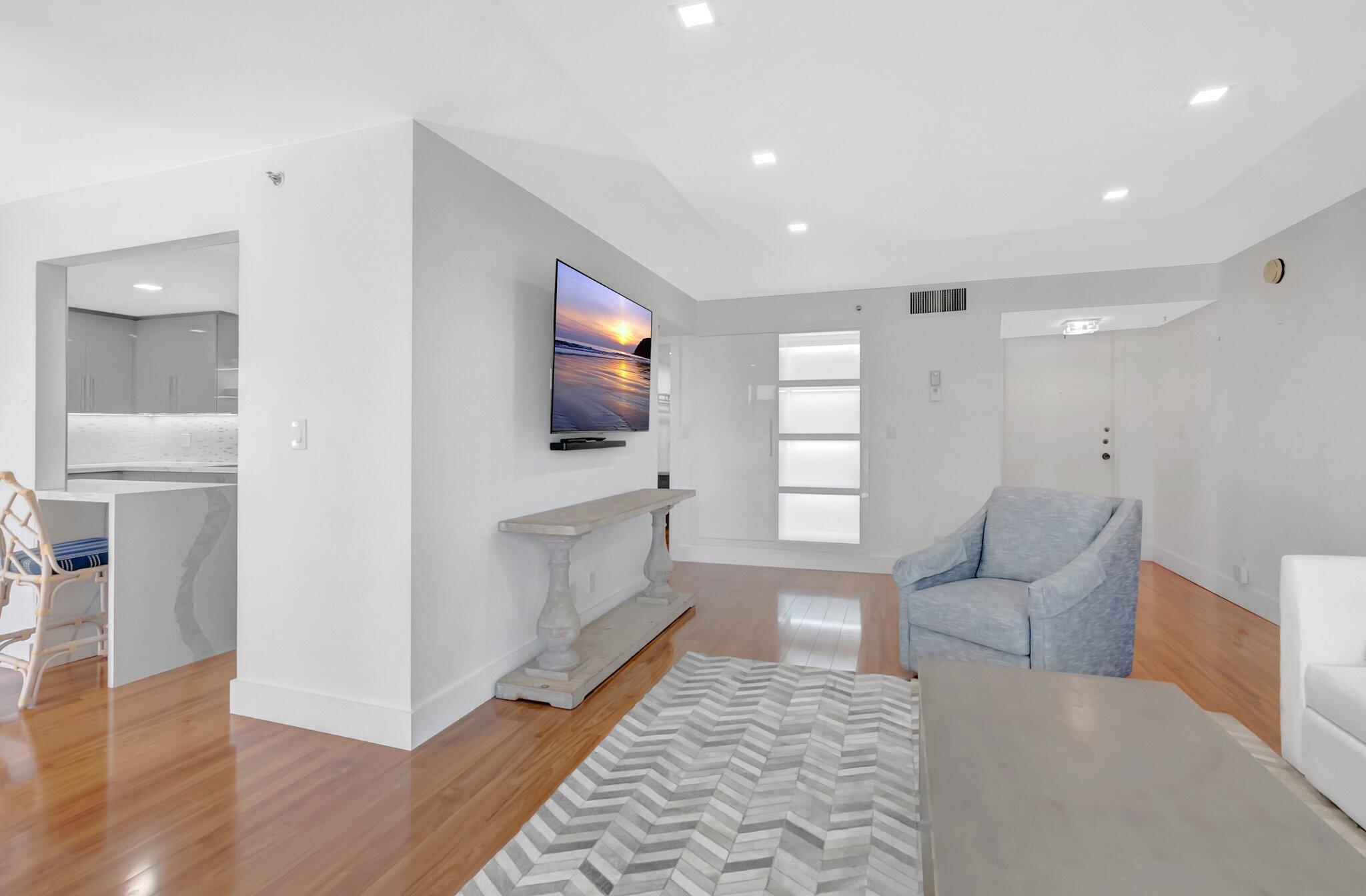 1925 Bridgewood Drive