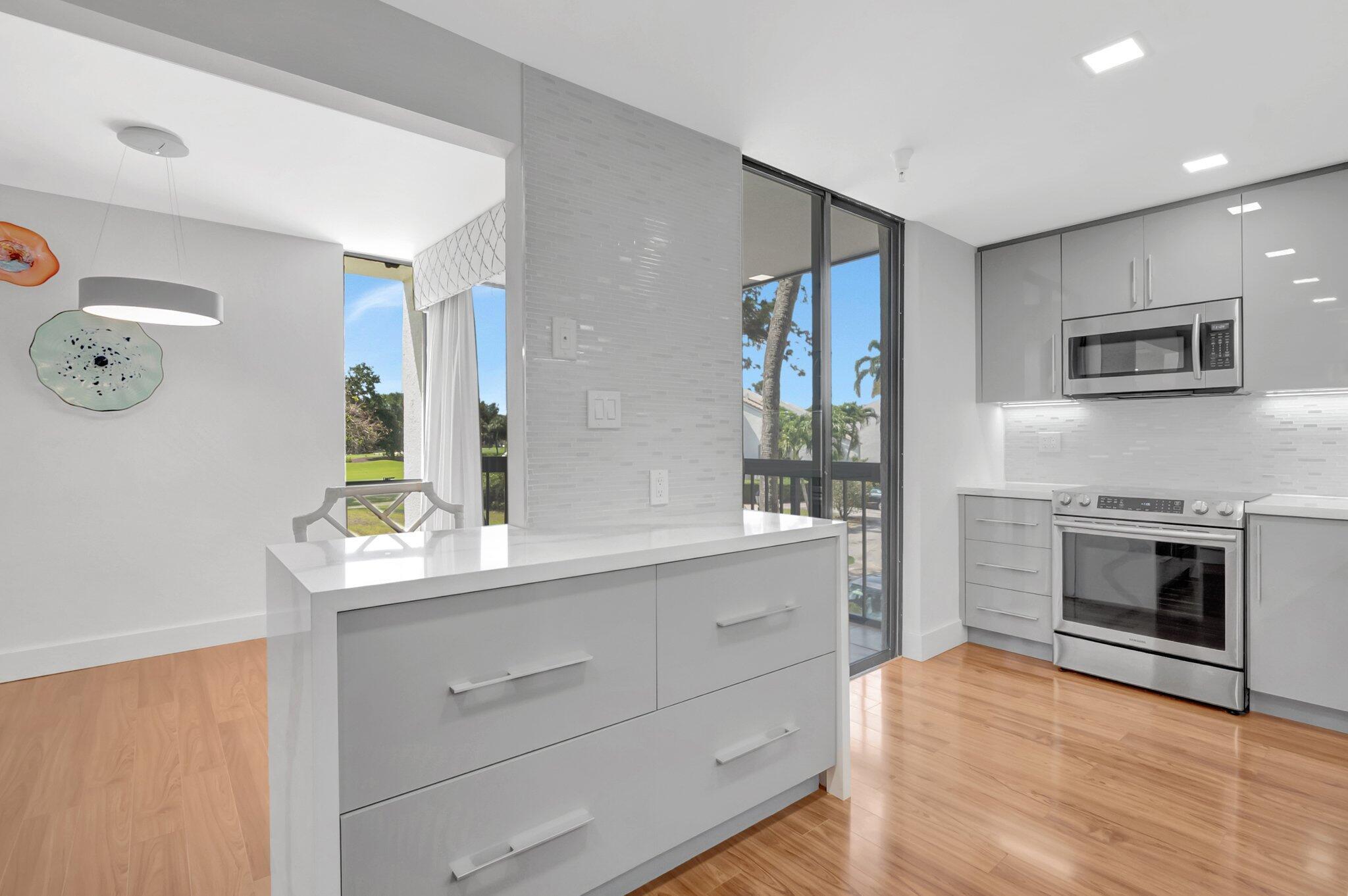 1925 Bridgewood Drive