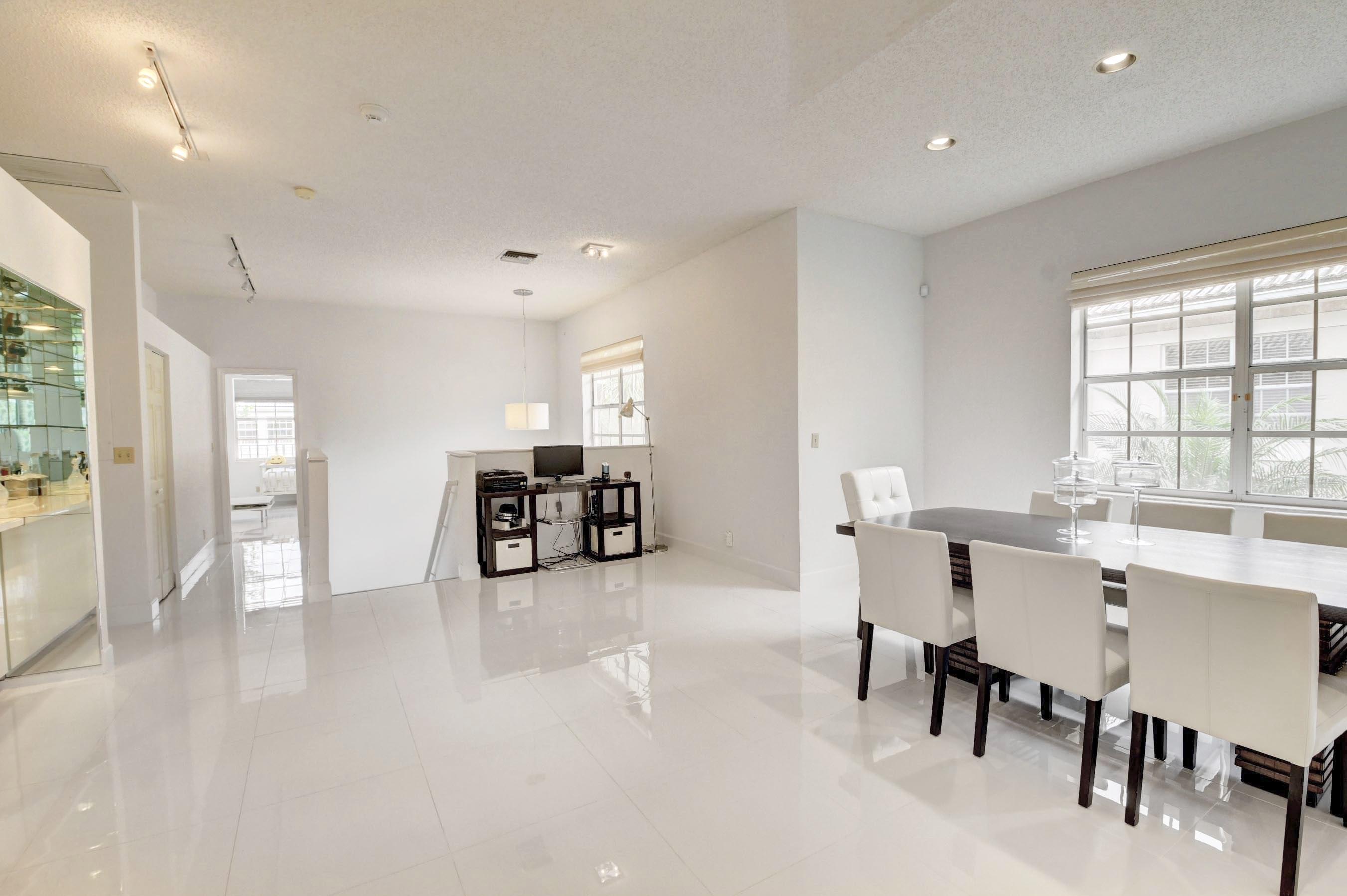 5190 Lake Catalina Drive B