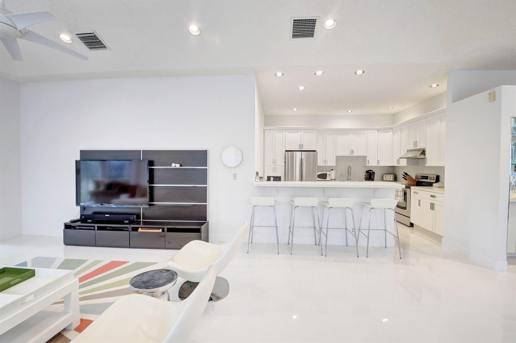 5190 Lake Catalina Drive B