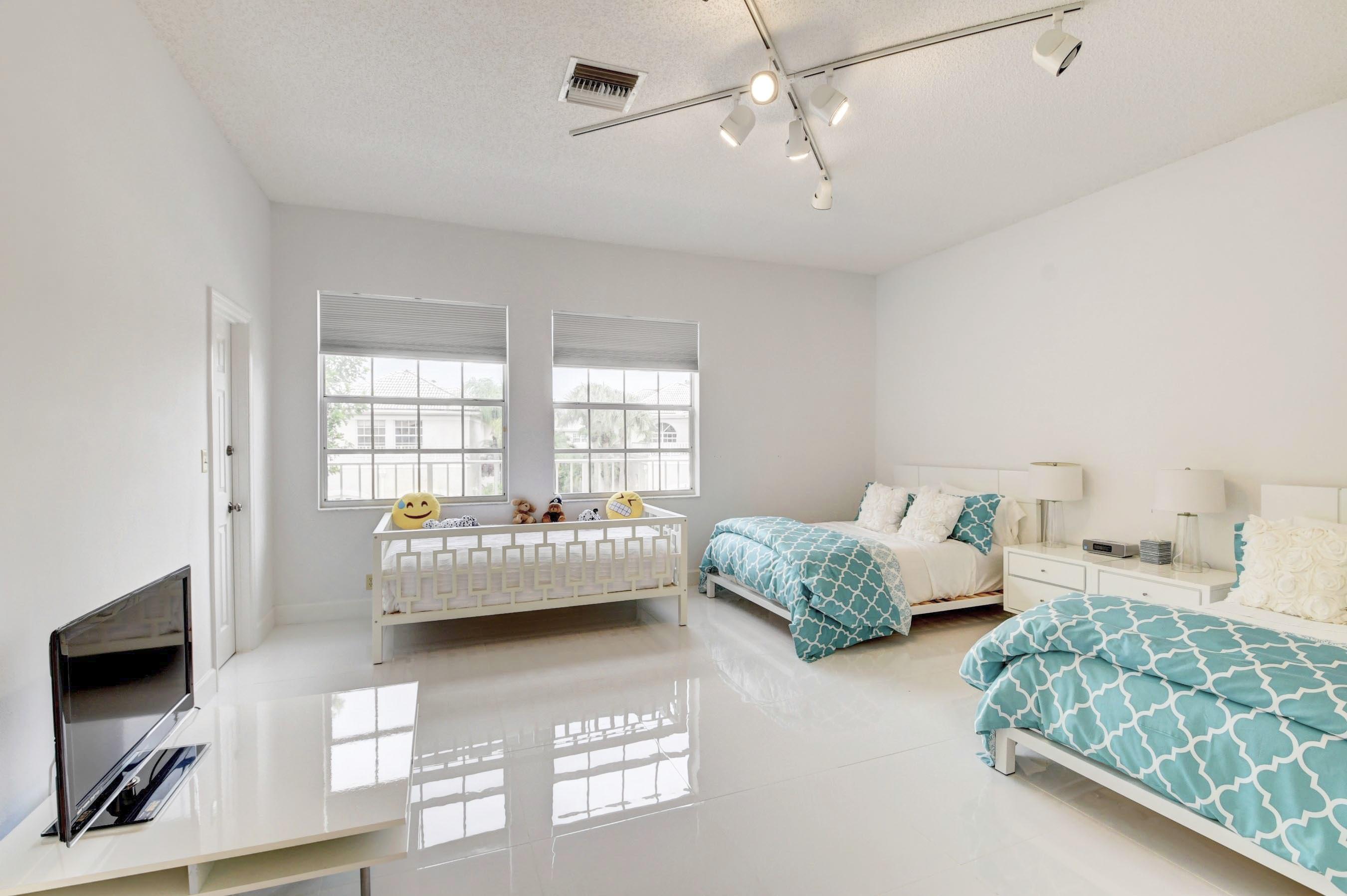 5190 Lake Catalina Drive B