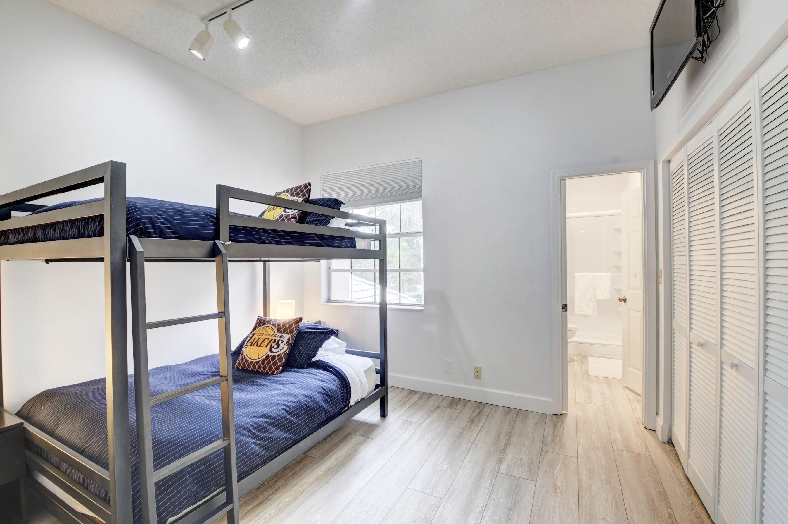 5190 Lake Catalina Drive B