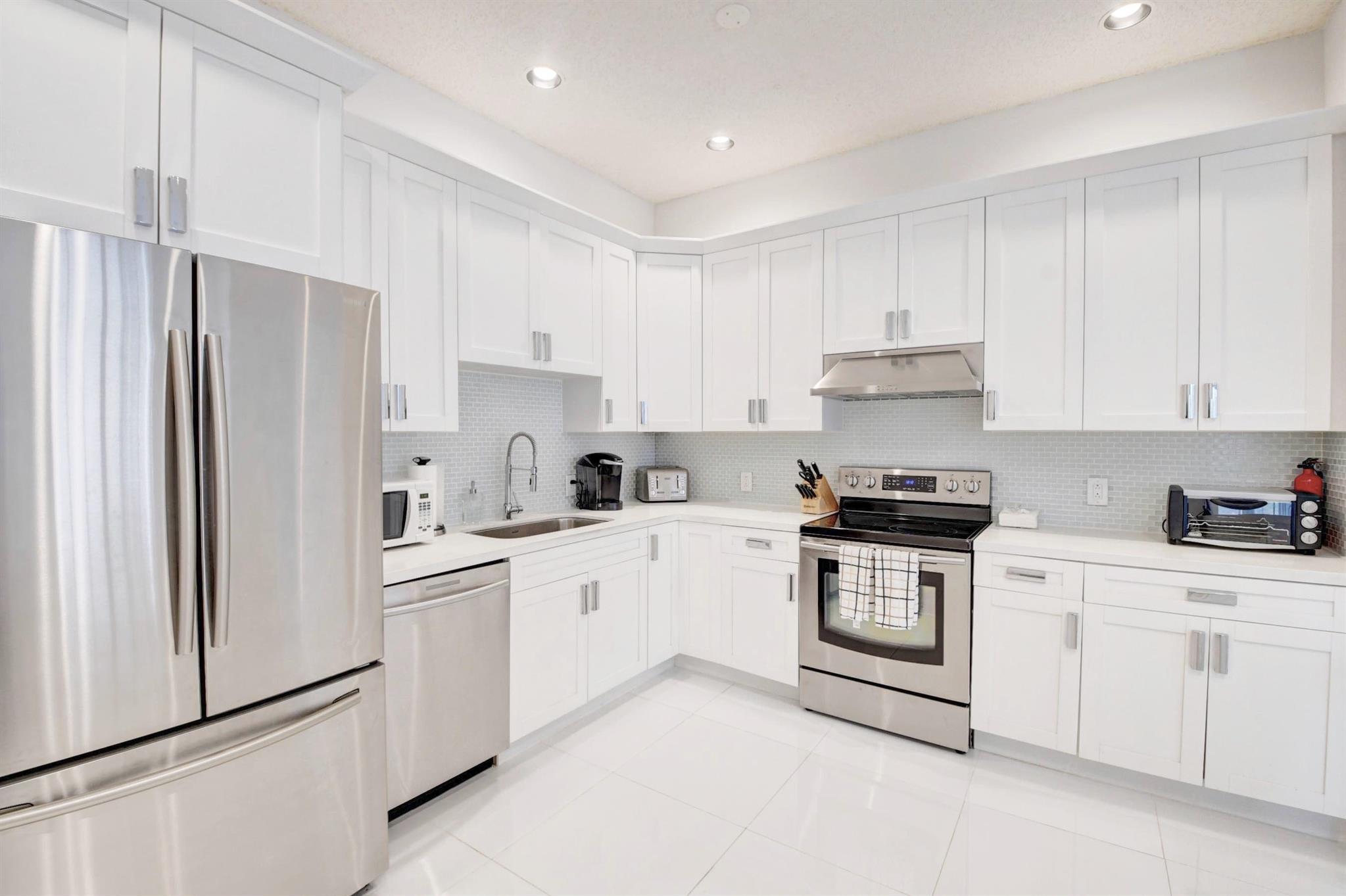 5190 Lake Catalina Drive B