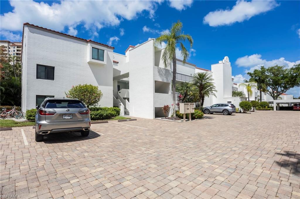 592 Beachwalk CIR # N105