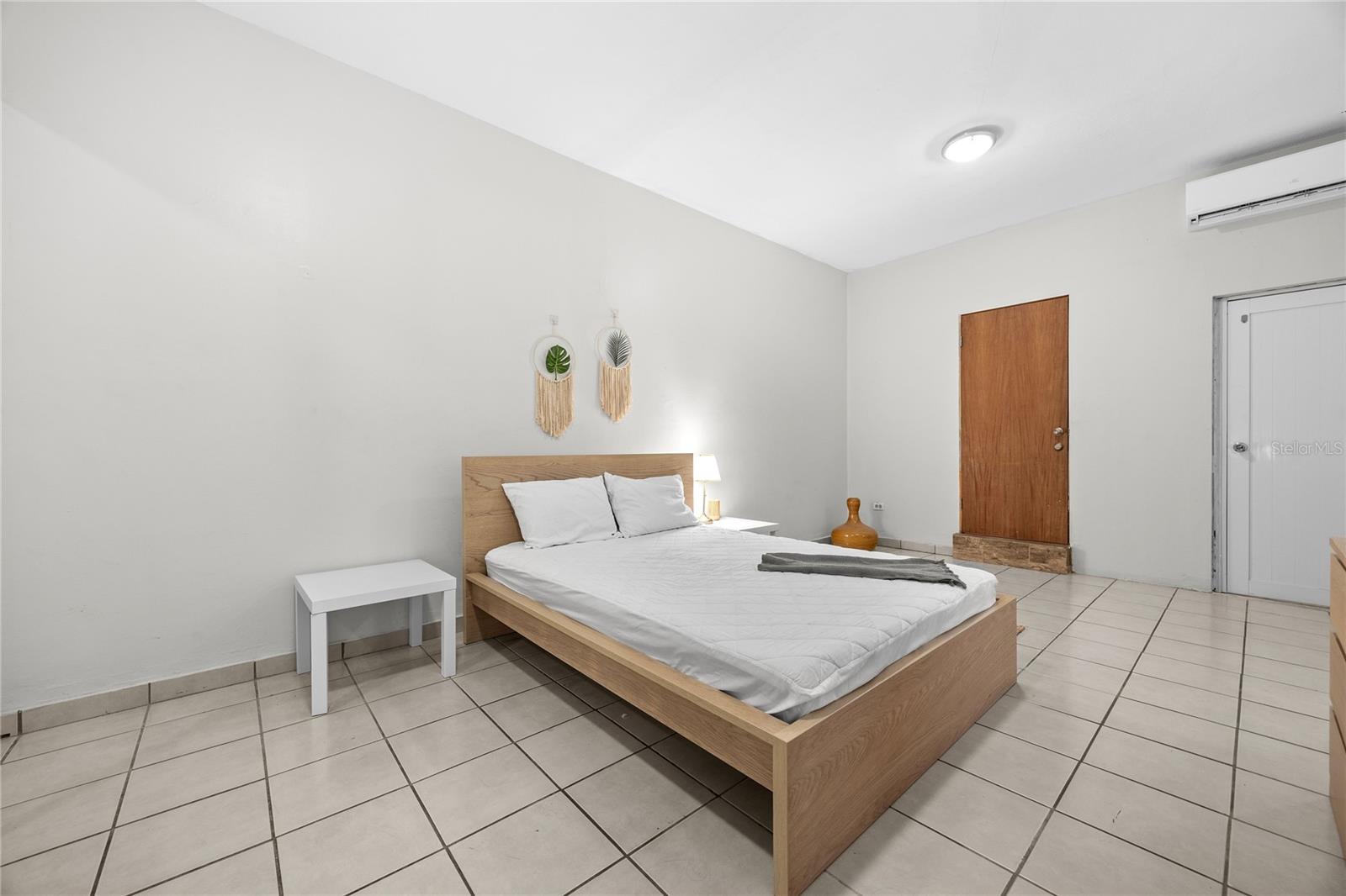 61 LUISA ST #2B