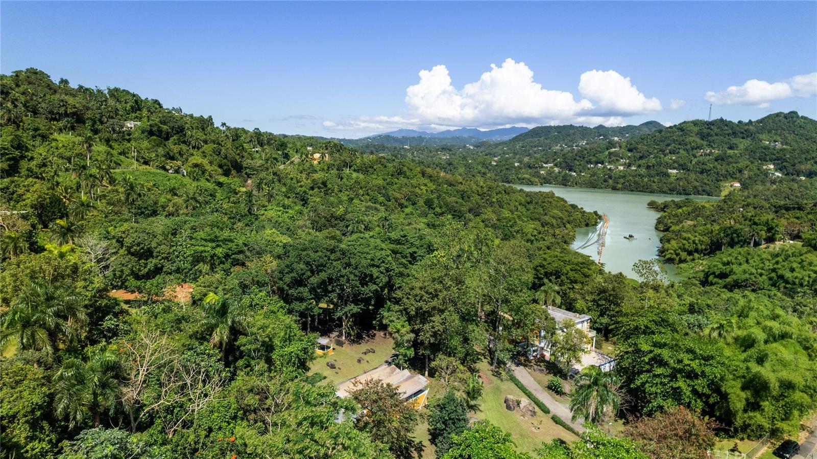 Cll 301 HACIENDAS DEL LAGO 70