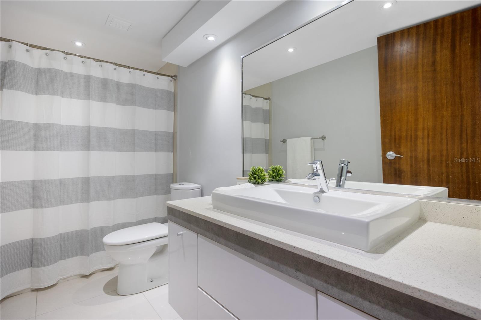 48 MUÑOZ RIVERA AVE #2203