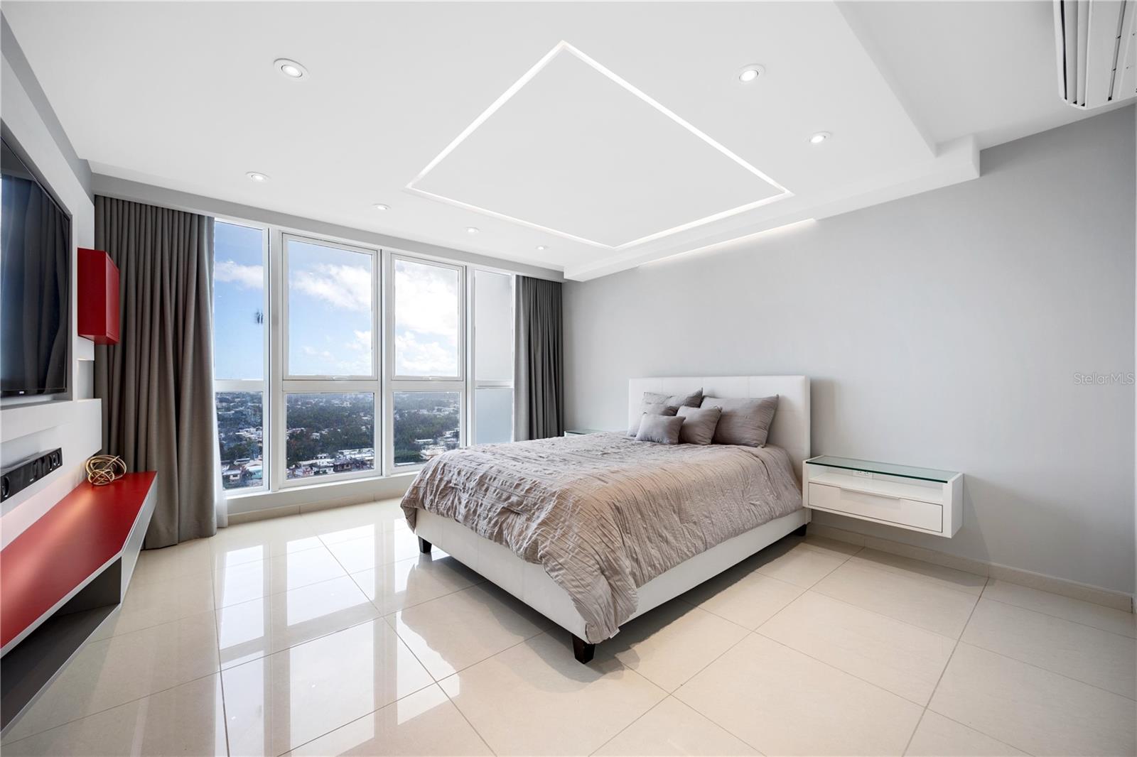 48 MUÑOZ RIVERA AVE #2203