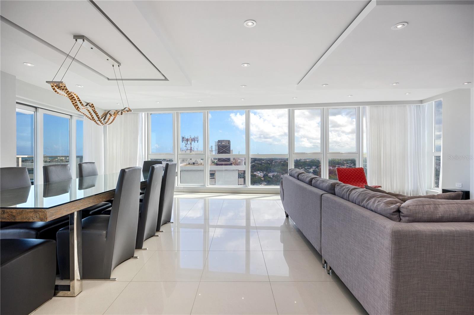 48 MUÑOZ RIVERA AVE #2203