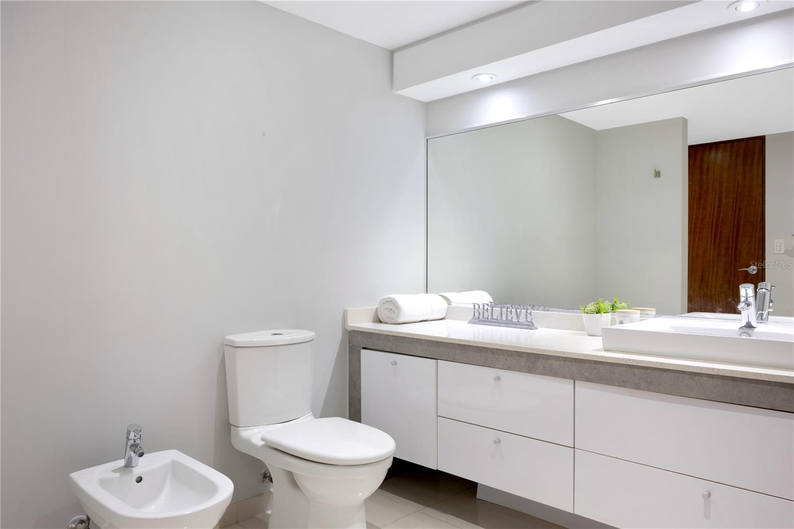 48 MUÑOZ RIVERA AVE #2203